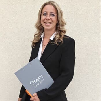Agent immobilier à Virsac: Coralie Bru