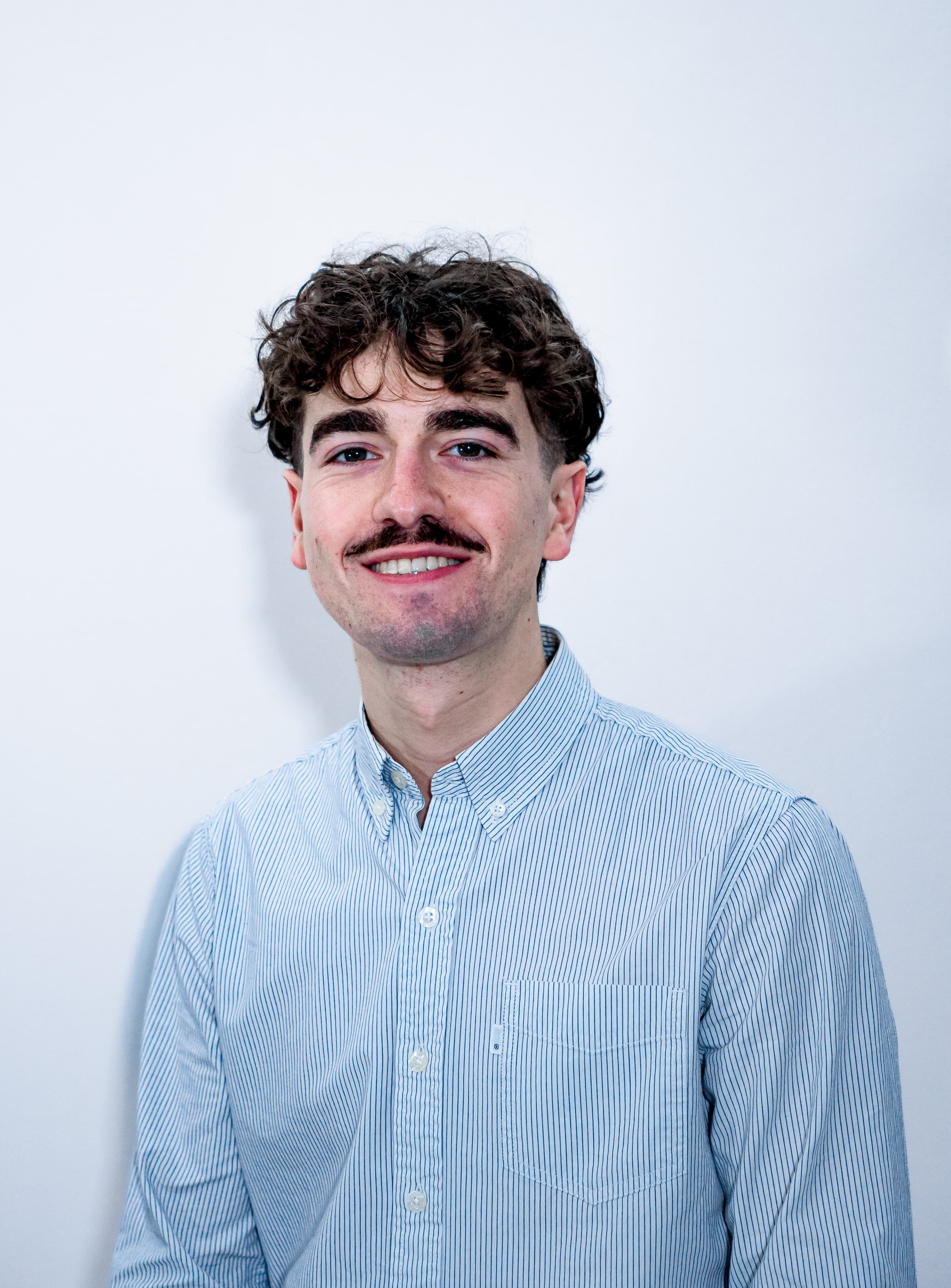 Agent immobilier à Paris: Tom Valantin