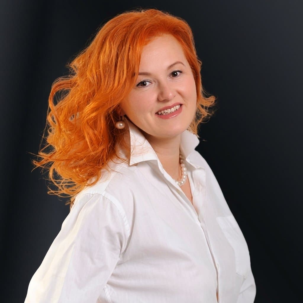 Agent immobilier à la Celle-les-Bordes: Elena Rubin