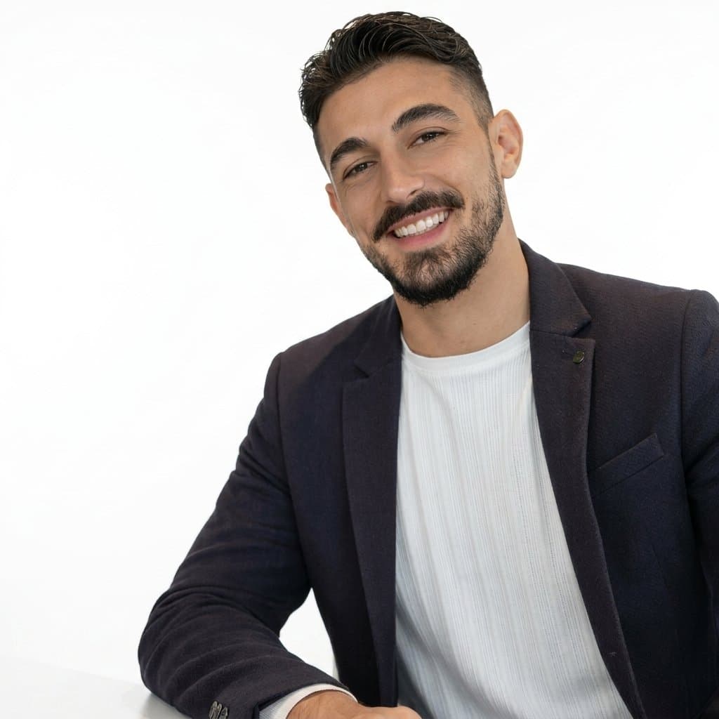 Agent immobilier à Cast: Florian Dorval