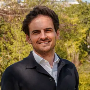 Agent immobilier à Paris: Adrien Zamora