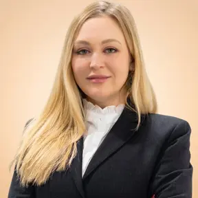 Agent immobilier à Paris: Olga Farge