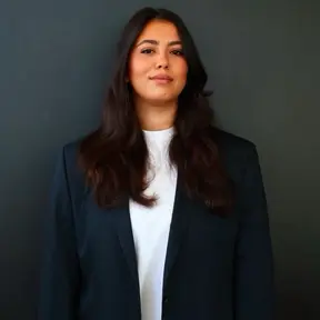 Agent immobilier à De La Republique: Lara Hafid